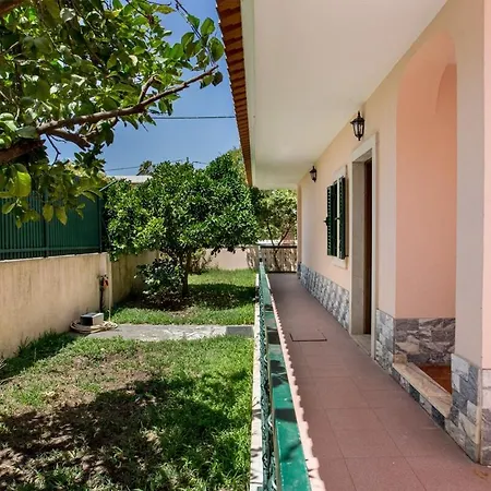 Guestready - Superb House With A Garden & Patio Gasthof 3*