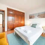 ゲストハウス Guestready - Superb House With A Garden & Patio
