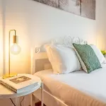 ゲストハウス Guestready - Superb House With A Garden & Patio 3*