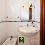 ゲストハウス Guestready - Superb House With A Garden & Patio 3*