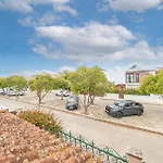 Guestready - Superb House With A Garden & Patio ゲストハウス 3*
