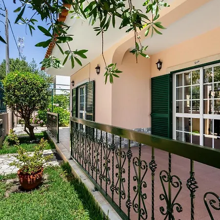 Joivy Superb House With Garden And Patio Holiday home