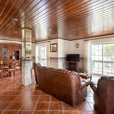 Joivy Superb House With Garden And Patio Charneca (Setubal)