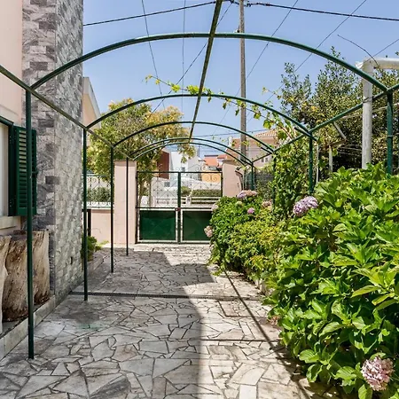 Joivy Superb House With Garden And Patio *
