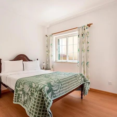 Casa de hóspedes Guestready - Superb House With A Garden & Patio