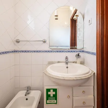Affittacamere Guestready - Superb House With A Garden & Patio 3*